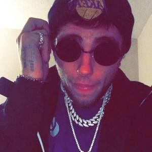 Meet your Posher, Levitate